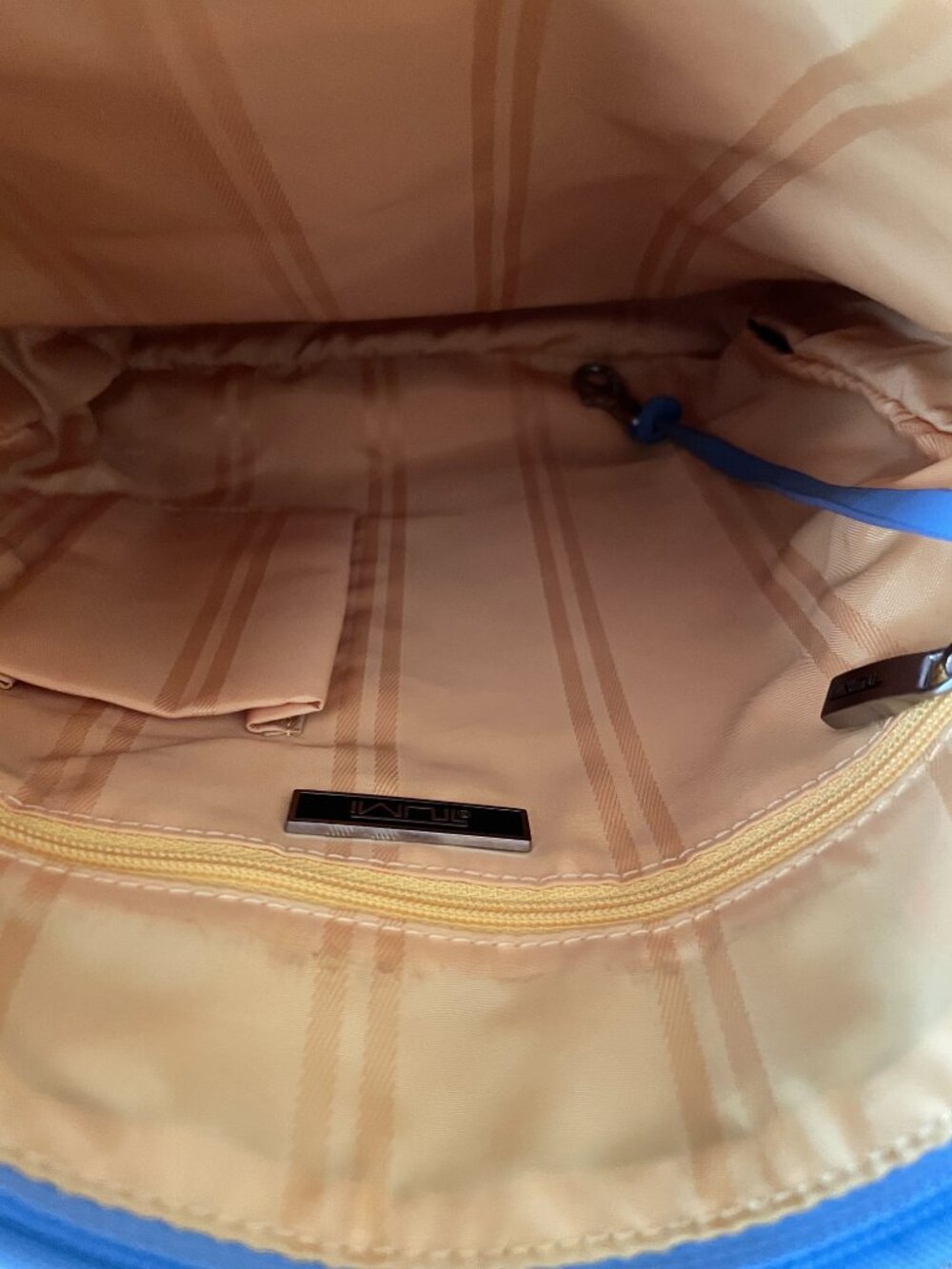 TUMI Nylon Crossbody Messenger Bag New with Tag - Picture 8 of 9